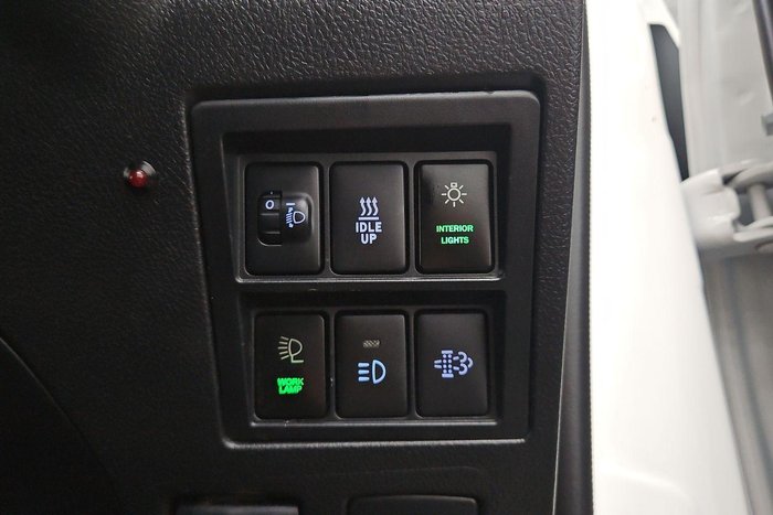 2019 Toyota Hilux SR