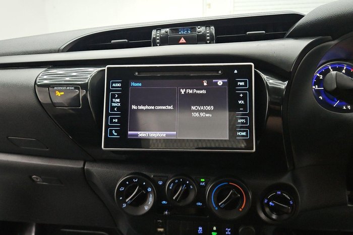 2019 Toyota Hilux SR