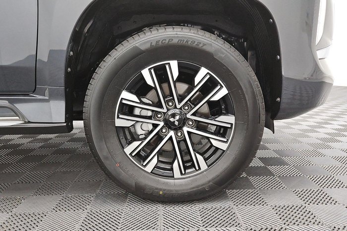 2023 Mitsubishi Pajero Sport GLS