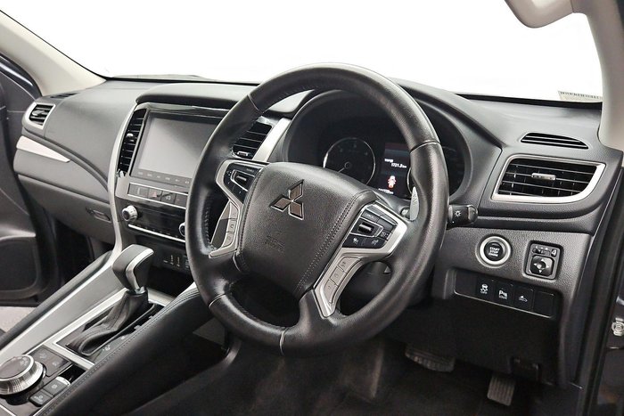 2023 Mitsubishi Pajero Sport GLS