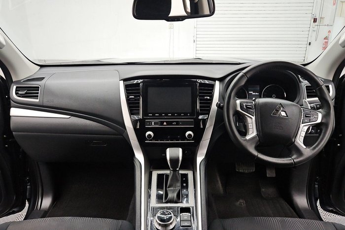 2023 Mitsubishi Pajero Sport GLS