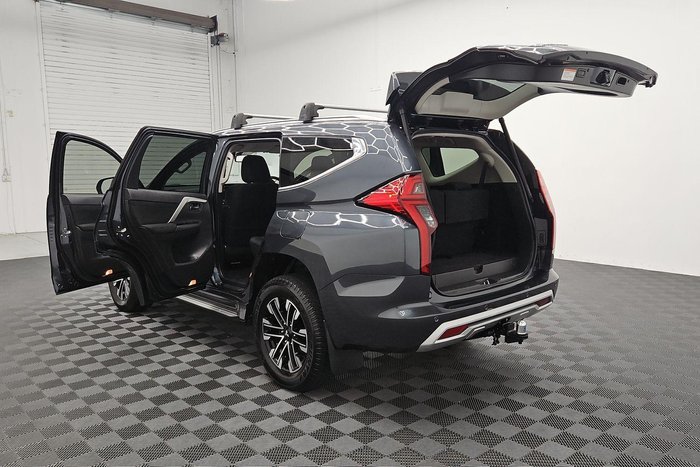 2023 Mitsubishi Pajero Sport GLS