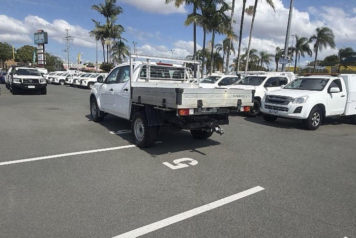 2022 Nissan Navara SL
