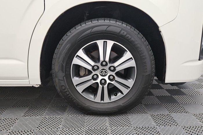 2020 Toyota Hiace Commuter GL