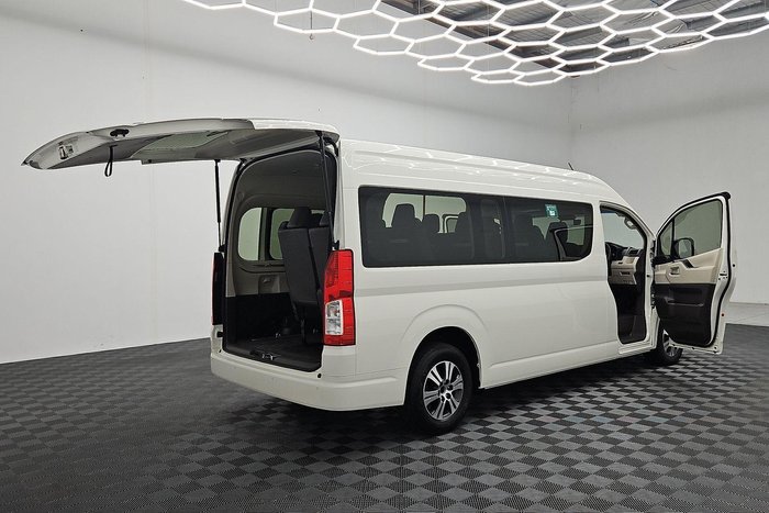 2020 Toyota Hiace Commuter GL