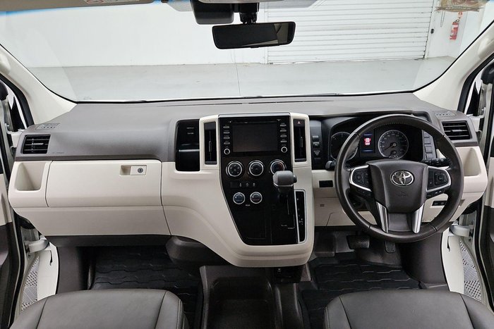 2020 Toyota Hiace Commuter GL