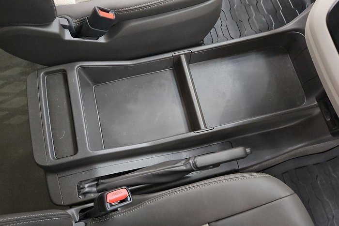 2020 Toyota Hiace Commuter GL