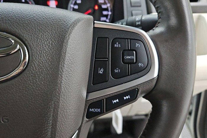 2020 Toyota Hiace Commuter GL