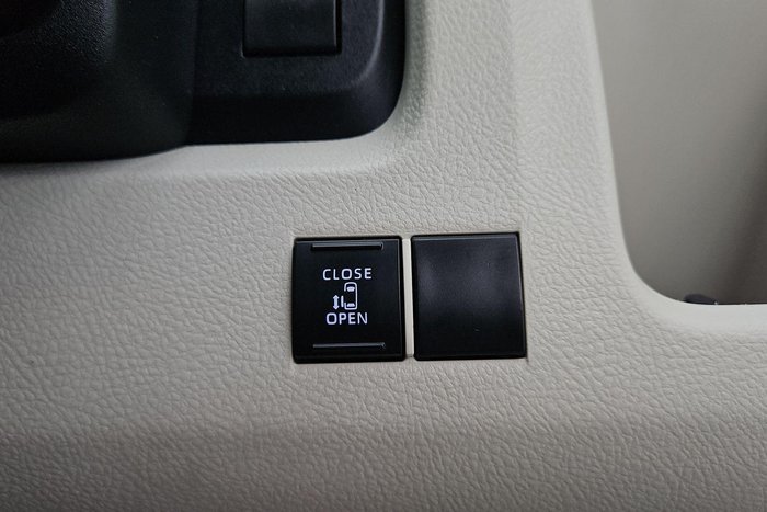 2020 Toyota Hiace Commuter GL