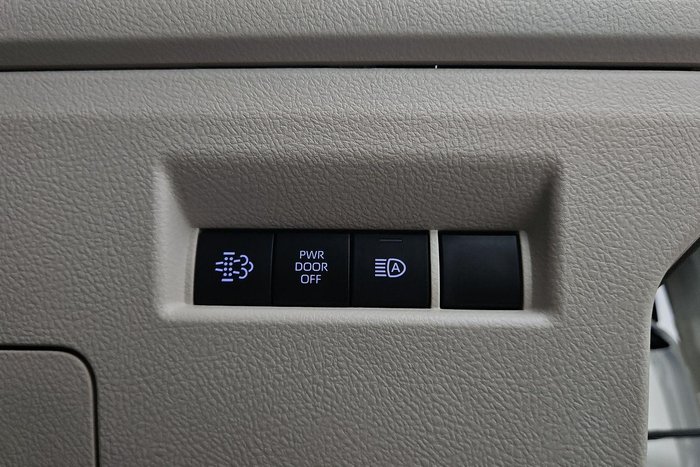 2020 Toyota Hiace Commuter GL