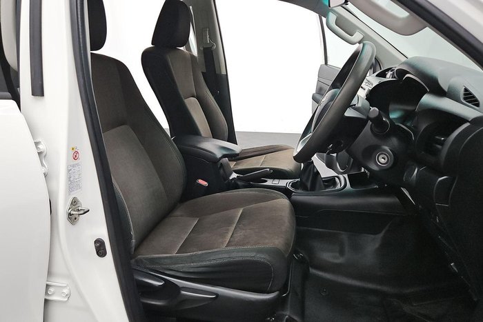 2018 Toyota Hilux SR