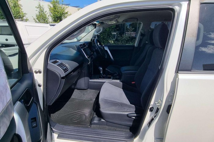 2023 Toyota Landcruiser Prado GXL