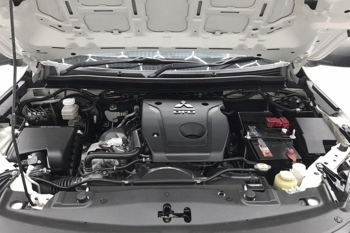 2022 Mitsubishi Triton GLX