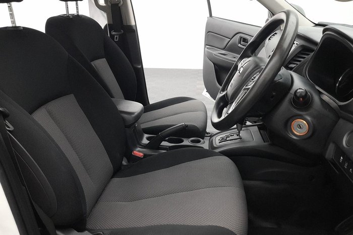 2022 Mitsubishi Triton GLX