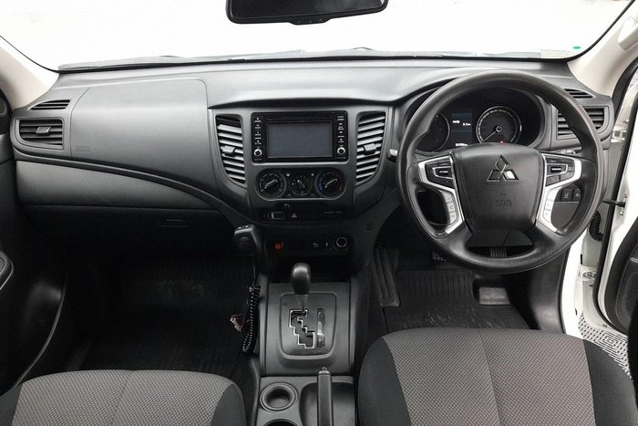 2022 Mitsubishi Triton GLX