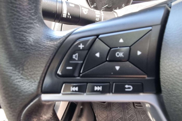 2021 Nissan Navara SL