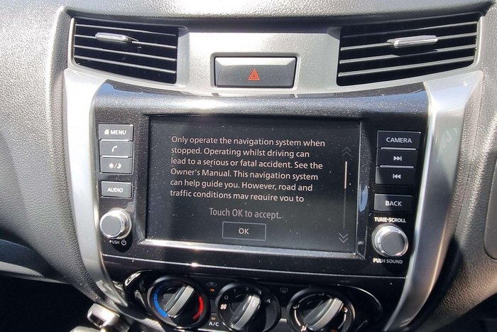 2021 Nissan Navara SL