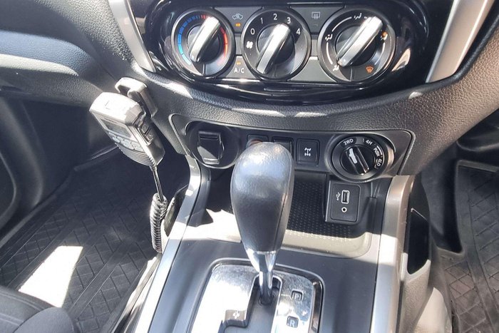 2021 Nissan Navara SL