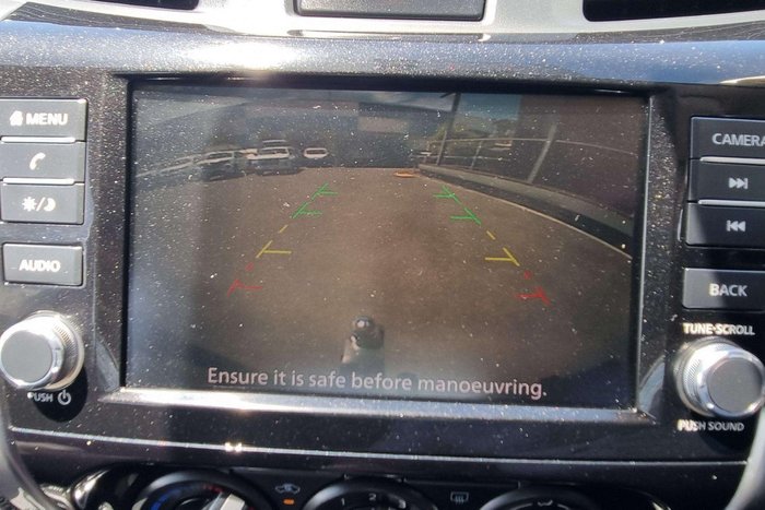 2021 Nissan Navara SL