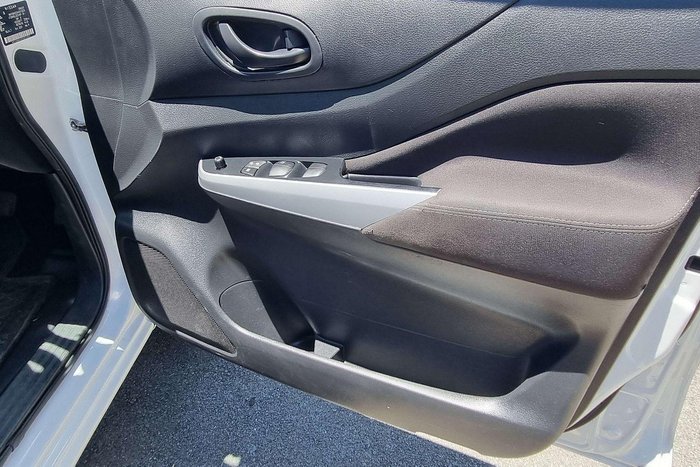 2021 Nissan Navara SL