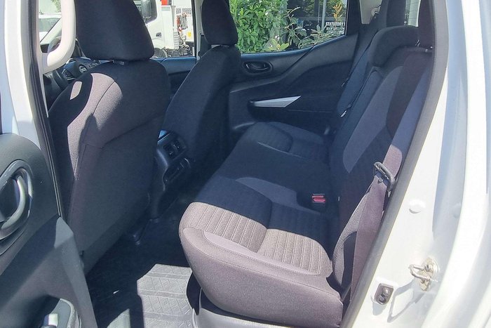 2021 Nissan Navara SL