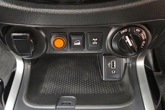 2021 Nissan Navara SL