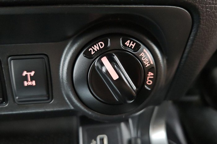 2021 Nissan Navara SL