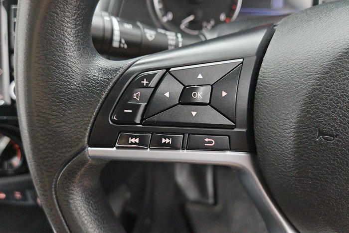 2021 Nissan Navara SL