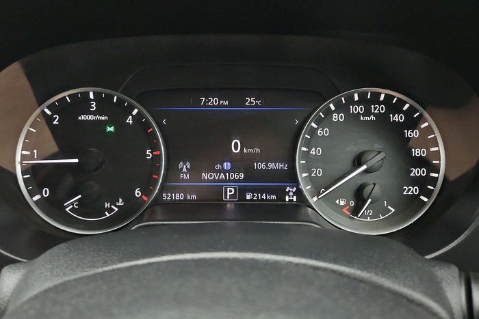 2021 Nissan Navara SL