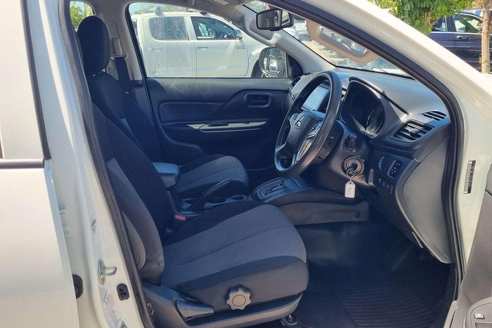 2022 Mitsubishi Triton GLX