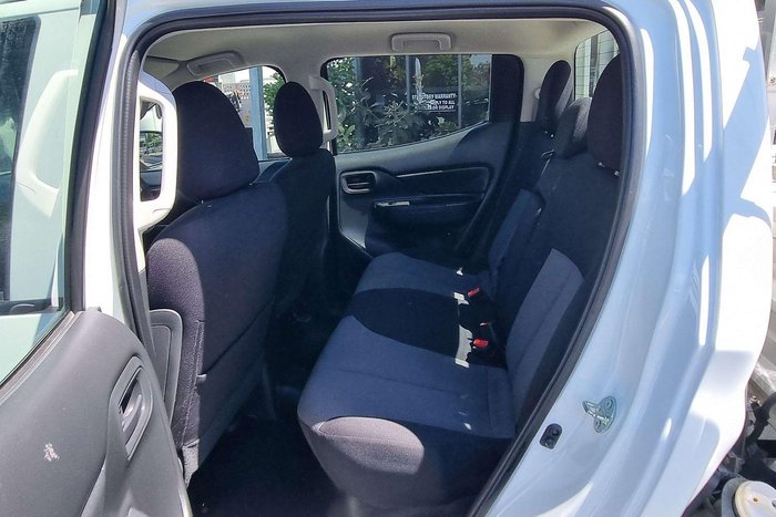 2022 Mitsubishi Triton GLX