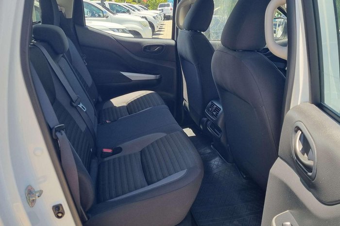 2021 Nissan Navara SL