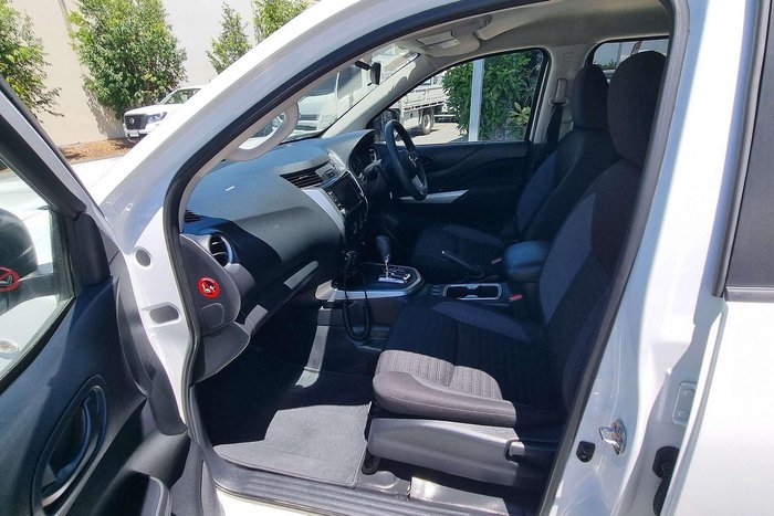 2021 Nissan Navara SL