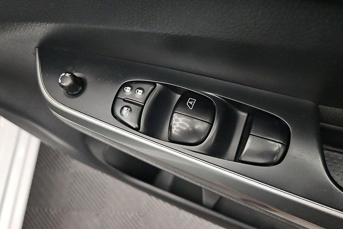 2021 Nissan Navara SL