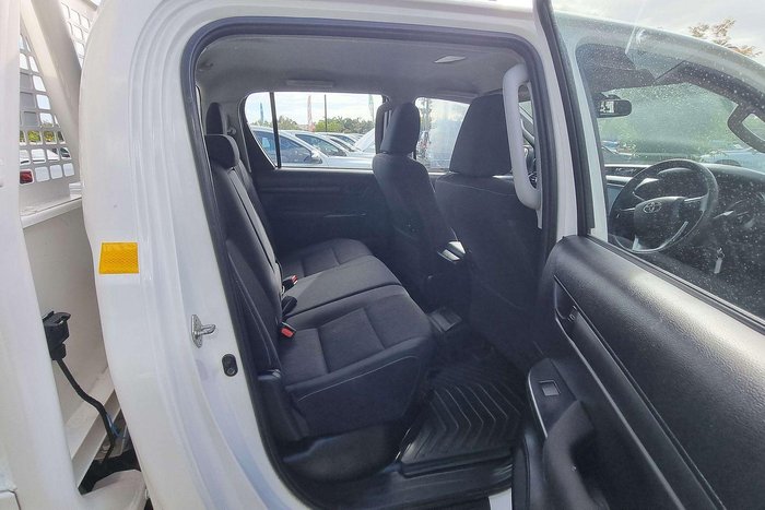 2022 Toyota Hilux SR