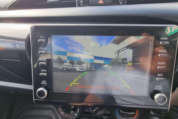 2022 Toyota Hilux SR