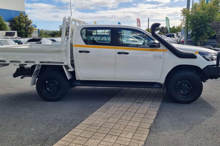 2022 Toyota Hilux SR
