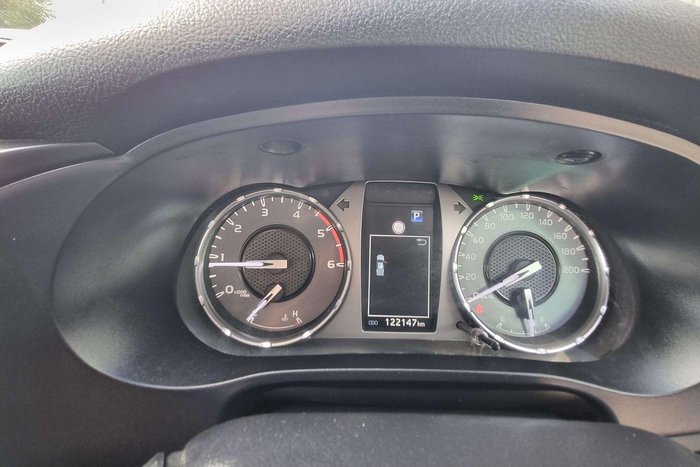 2022 Toyota Hilux SR