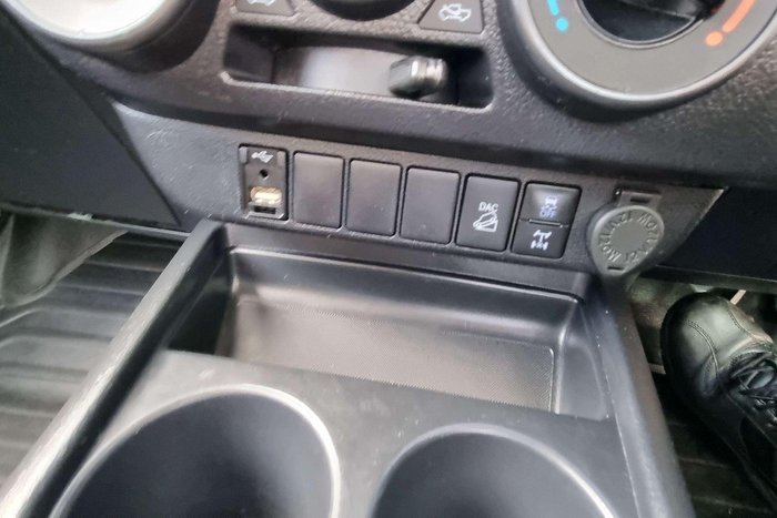 2022 Toyota Hilux SR