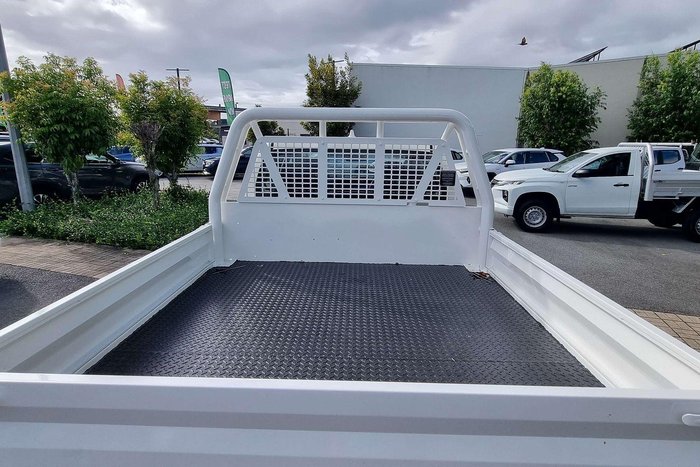 2022 Toyota Hilux SR