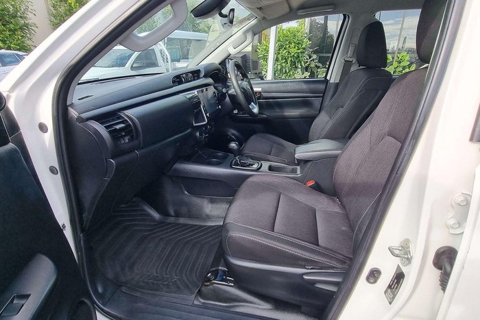 2022 Toyota Hilux SR