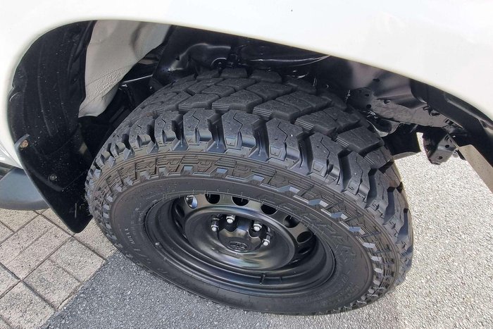 2022 Toyota Hilux SR