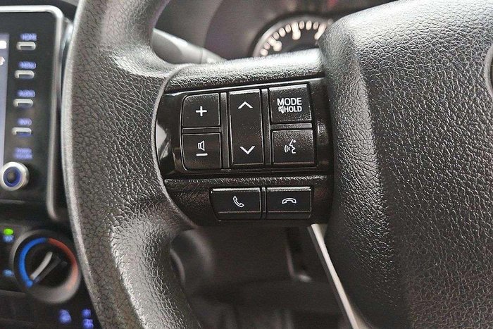 2022 Toyota Hilux SR