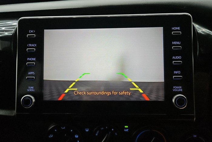 2022 Toyota Hilux SR