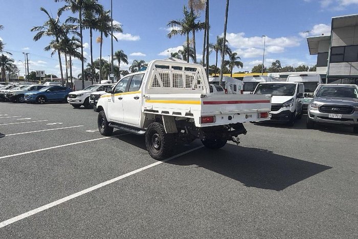 2022 Toyota Hilux SR