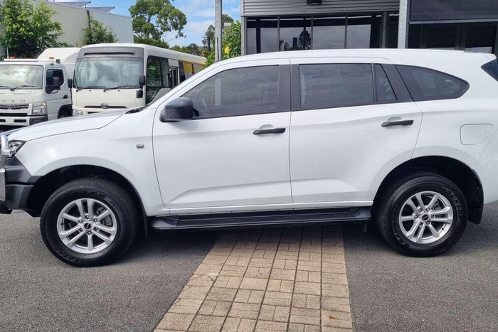 2022 Isuzu MU-X LS-M