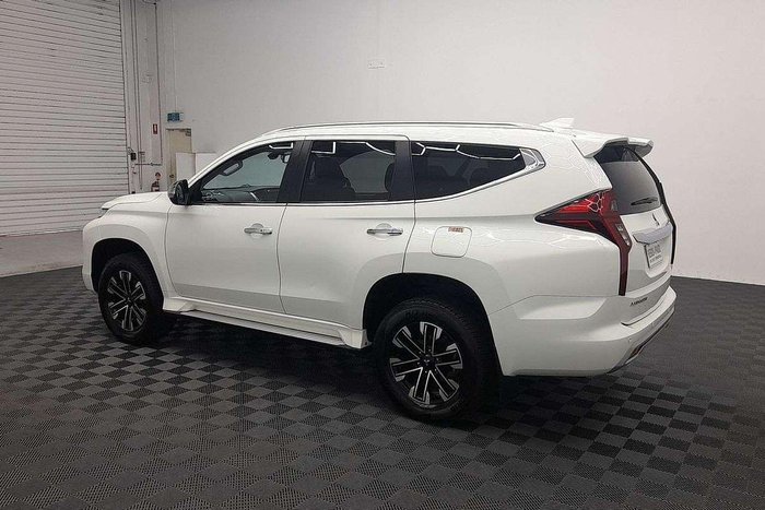 2022 Mitsubishi Pajero Sport GLS