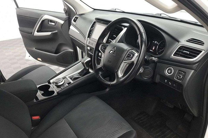 2022 Mitsubishi Pajero Sport GLS