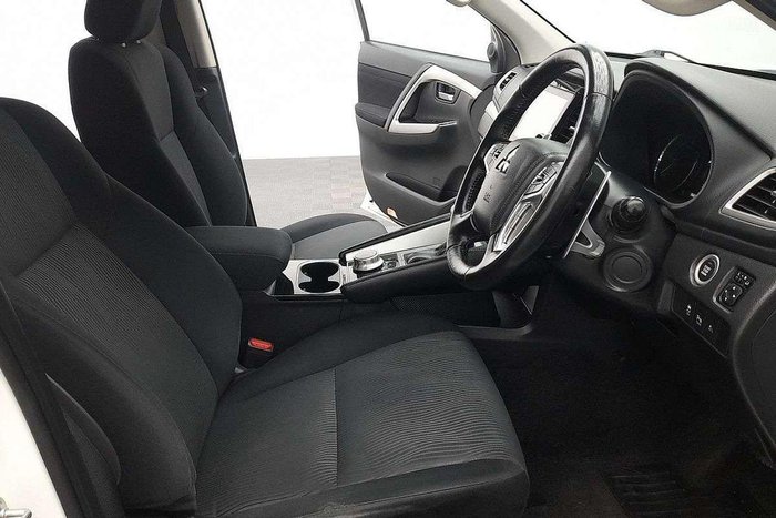 2022 Mitsubishi Pajero Sport GLS