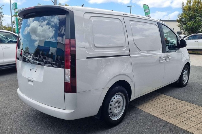 2022 Hyundai STARIA LOAD